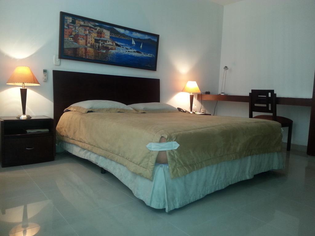 Hotel Cuarta Avenida Cali Exteriör bild